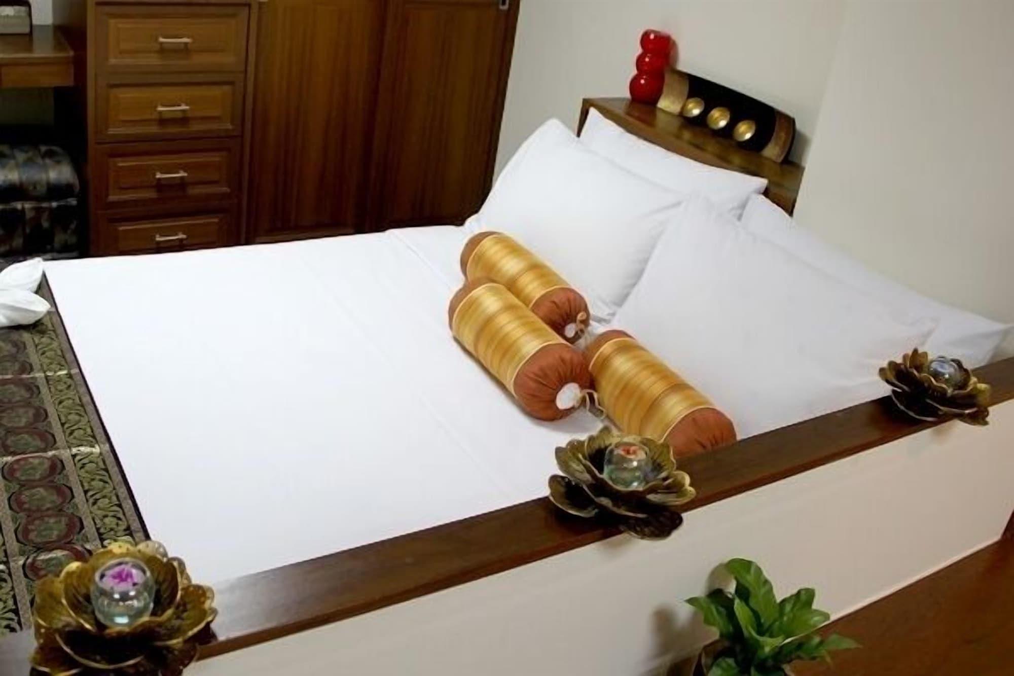 B.S. Court Hotel Sathorn Bangkok Zewnętrze zdjęcie